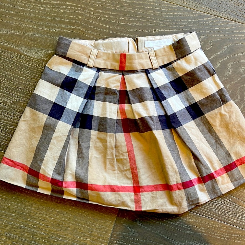 Burberry little girls skirt, size 6